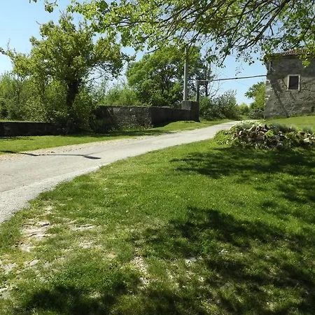 Family-friendly With Swimming Pool Cepic, Istria - Sredisnja Istra - 15542 Апартаменты Kostrcani